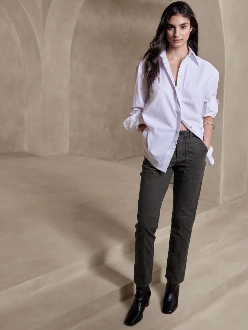 Banana Republic Mid-Rise Slim Cargo Pant, 8L, black